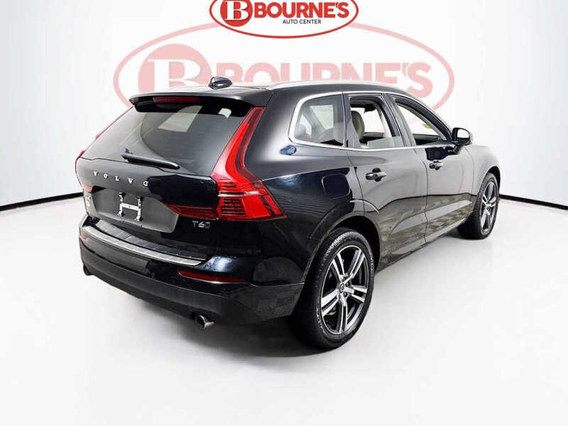 2021 Volvo XC60 T6 Momentum