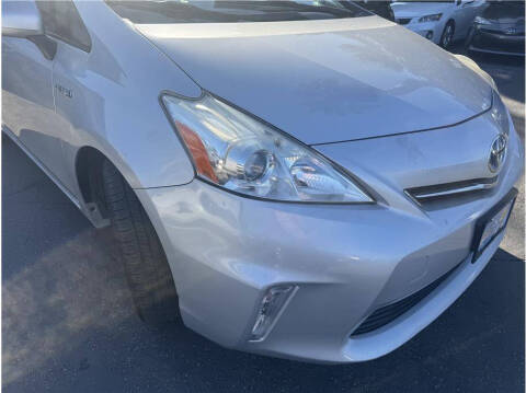 2012 Toyota Prius v Three