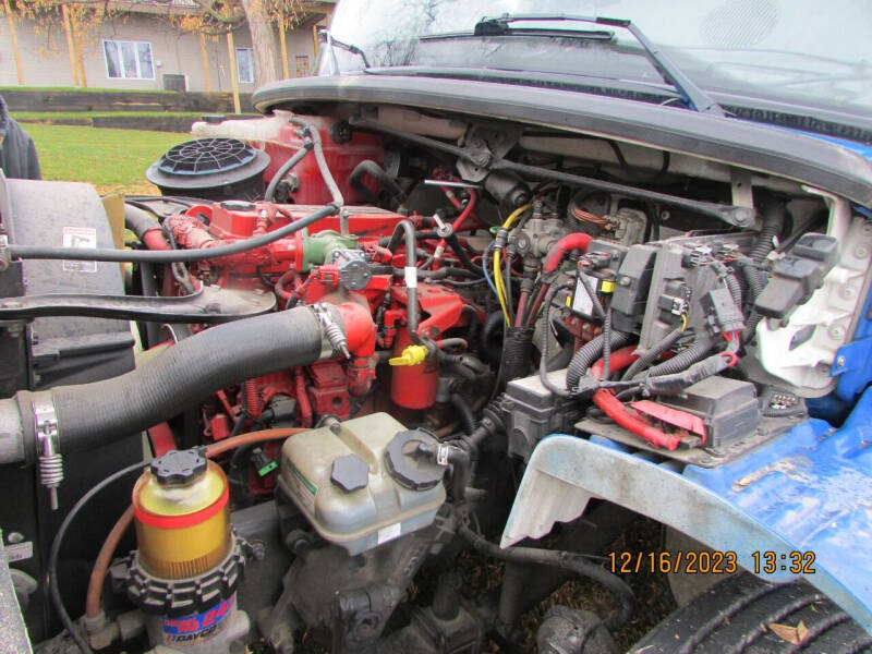 2012 Freightliner M2 106