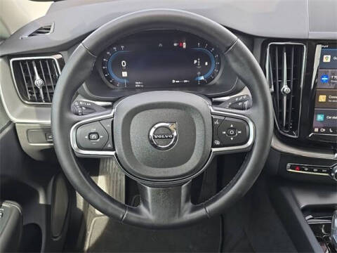 2024 Volvo XC60 B5 Core Dark Theme