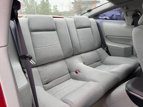 2005 Ford Mustang V6 Deluxe