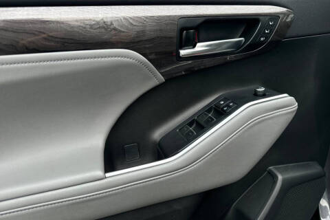 2022 Toyota Highlander Limited