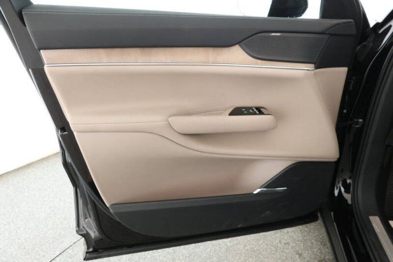 2025 Volvo EX90 Twin Plus 6P