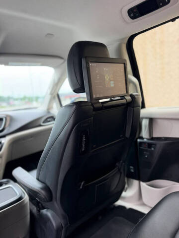 2017 Chrysler Pacifica Touring-L Plus
