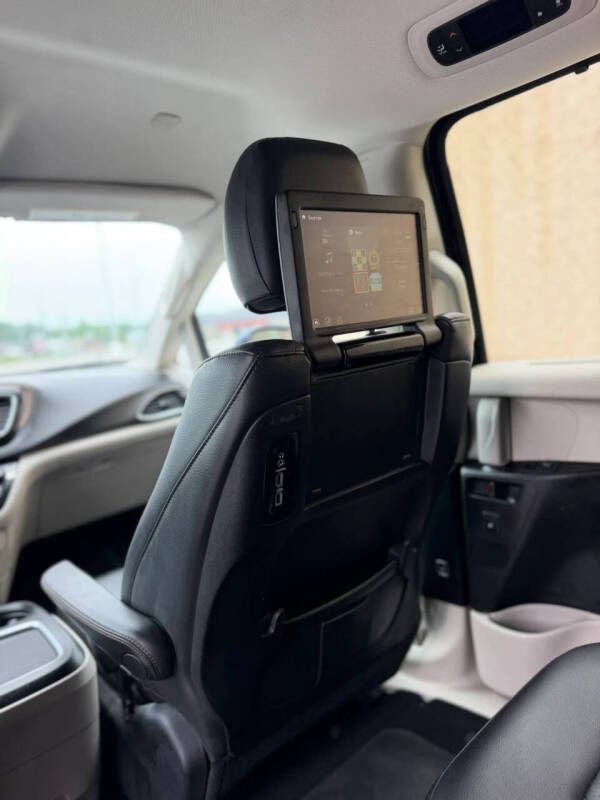 2017 Chrysler Pacifica Touring-L Plus