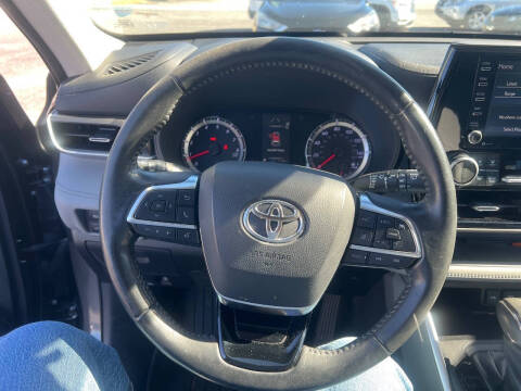 2021 Toyota Highlander LE