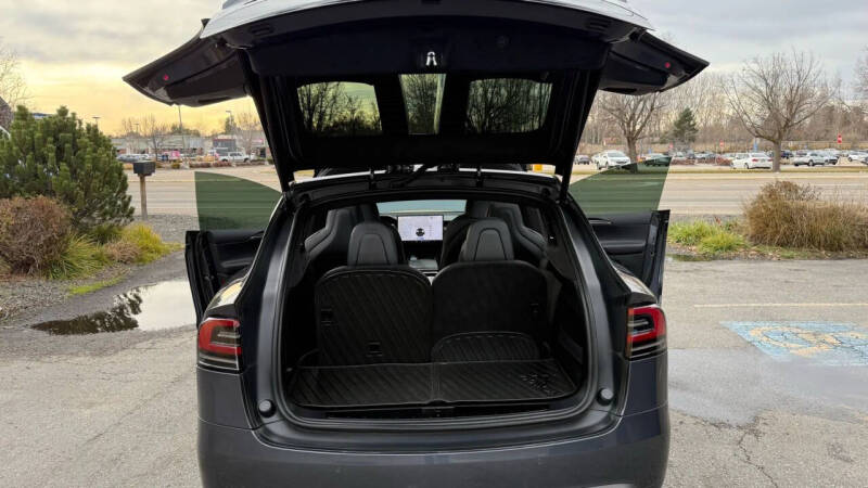 2022 Tesla Model X Plaid