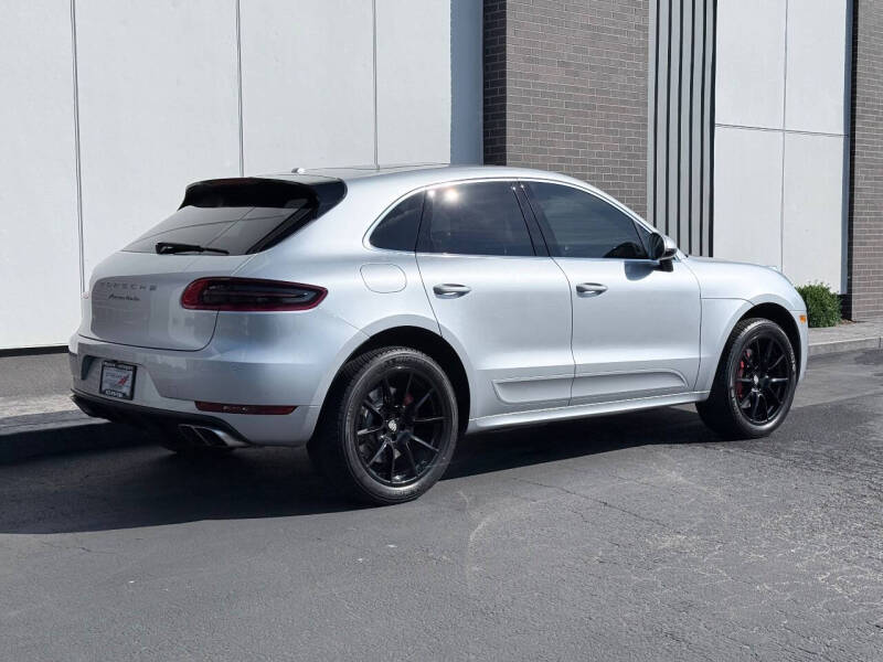2016 Porsche Macan Turbo