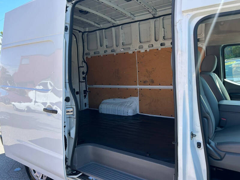 2019 Nissan NV 2500 HD SV