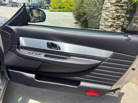 2004 Ford Thunderbird Deluxe