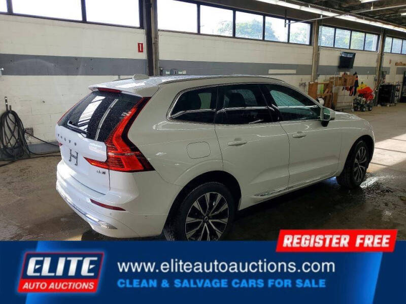 2023 Volvo XC60 B5 Plus Bright Theme