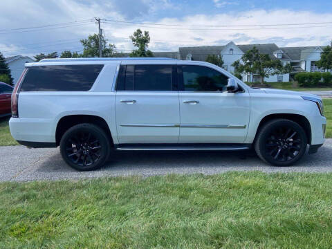 2018 Cadillac Escalade ESV Luxury