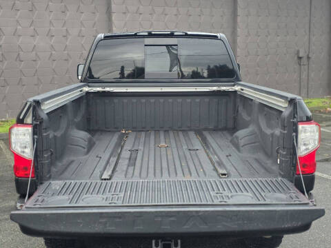 2018 Nissan Titan XD SL