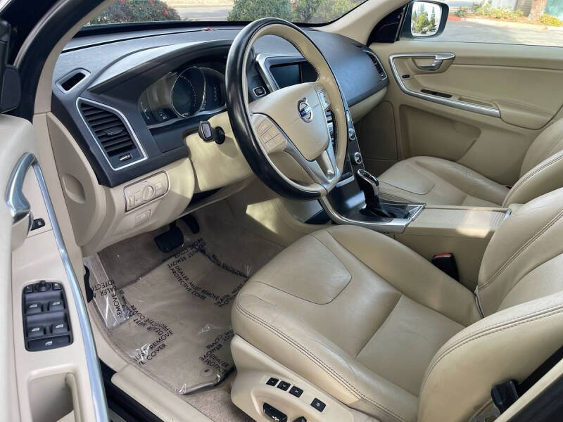 2016 Volvo XC60 T5 Premier