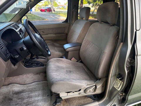 2000 Nissan Frontier SE