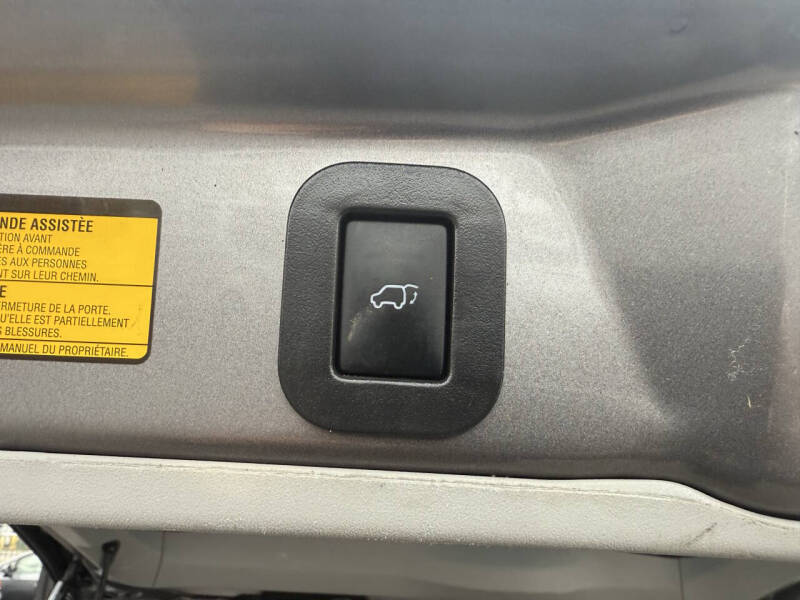 2015 Toyota Sienna XLE Premium 8-Passenger