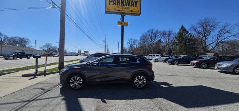 2017 Infiniti QX30 for sale at Parkway Motors in Springfield IL