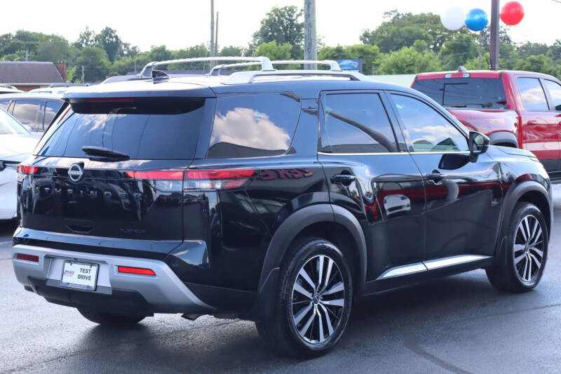 2023 Nissan Pathfinder Platinum