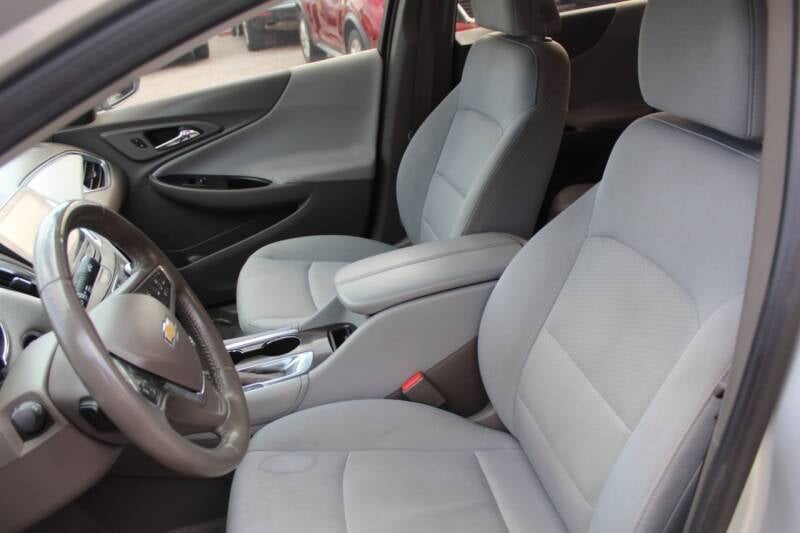 2016 Chevrolet Malibu 1LT photo 17