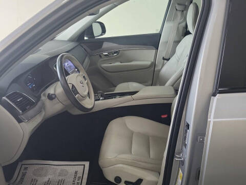 2023 Volvo XC90 Recharge T8 Plus Dark Theme