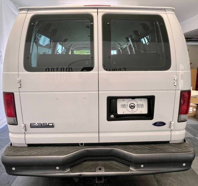 2006 Ford E-Series E-350 SD XLT
