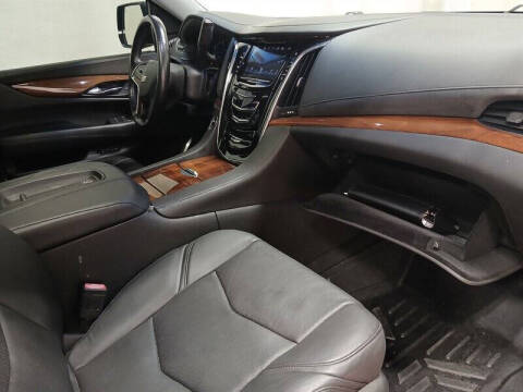 2016 Cadillac Escalade Luxury Collection