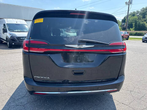 2024 Chrysler Pacifica Touring L