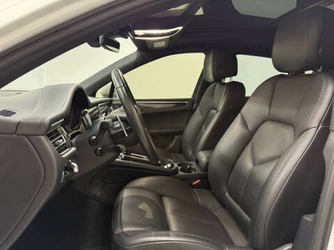 2022 Porsche Macan S