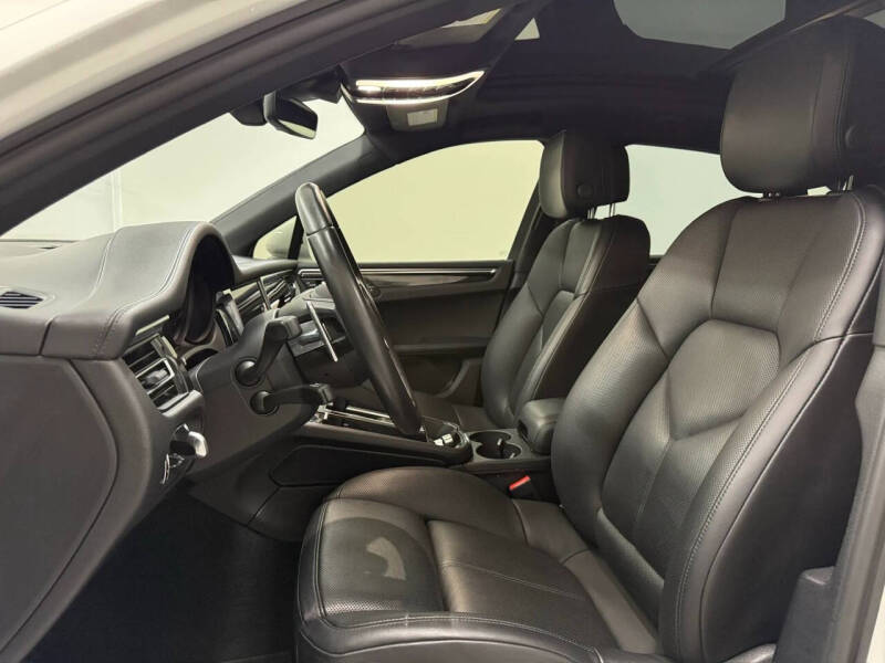 2022 Porsche Macan S