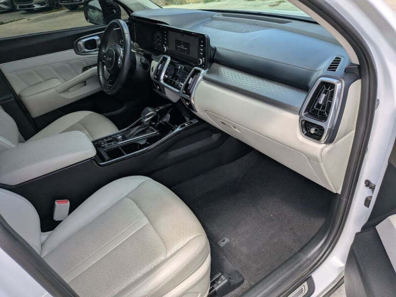 2023 Kia Sorento SX
