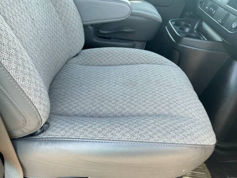 2025 Chevrolet Express LS 3500