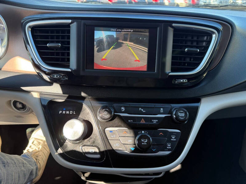 2018 Chrysler Pacifica LX