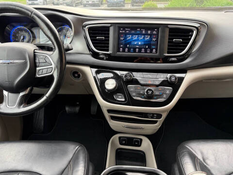 2020 Chrysler Pacifica Touring L