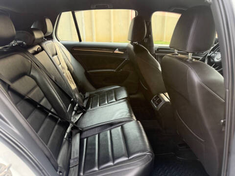 2015 Volkswagen Golf R 4Motion