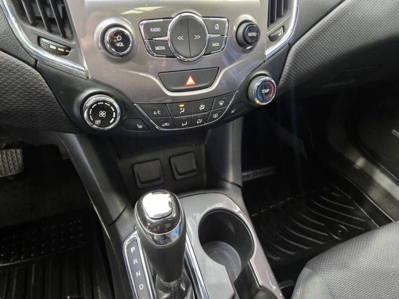 2018 Chevrolet Cruze LT Auto