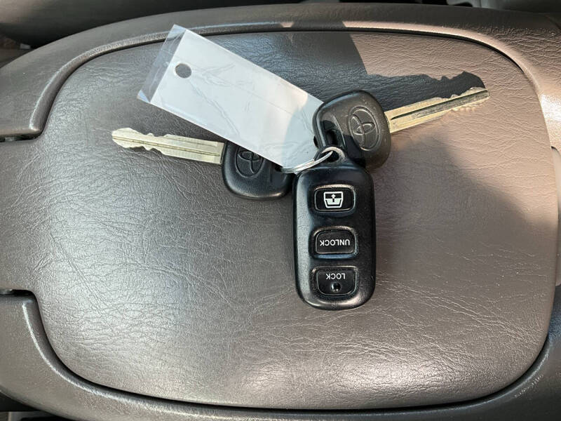 2004 Toyota Sequoia Limited