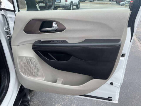 2021 Chrysler Voyager LXi