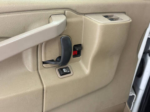 2017 Chevrolet Express 2500