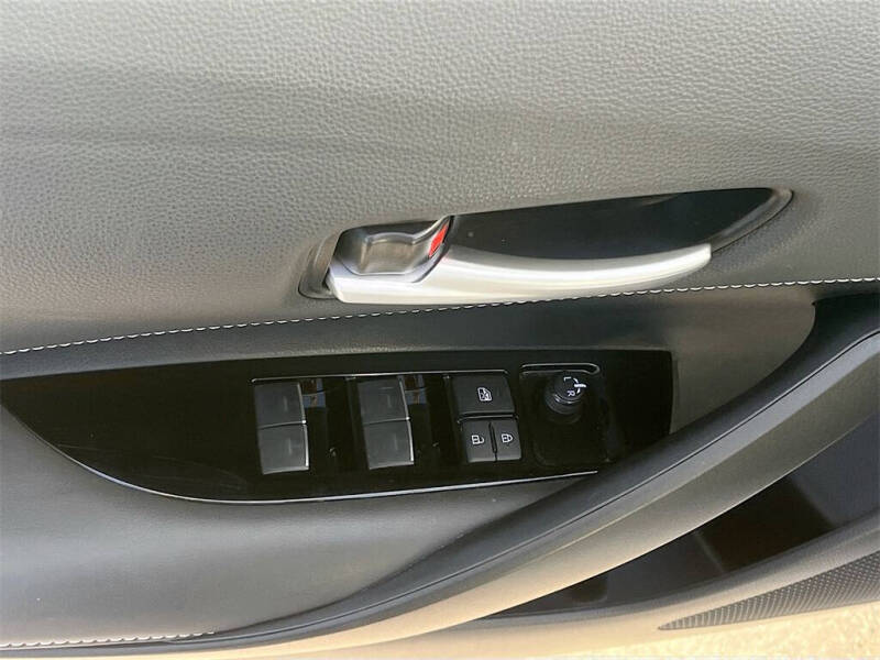 2024 Toyota Corolla Hatchback SE