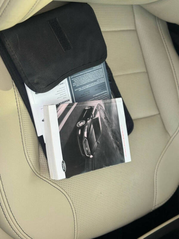 2019 Ford Taurus Limited