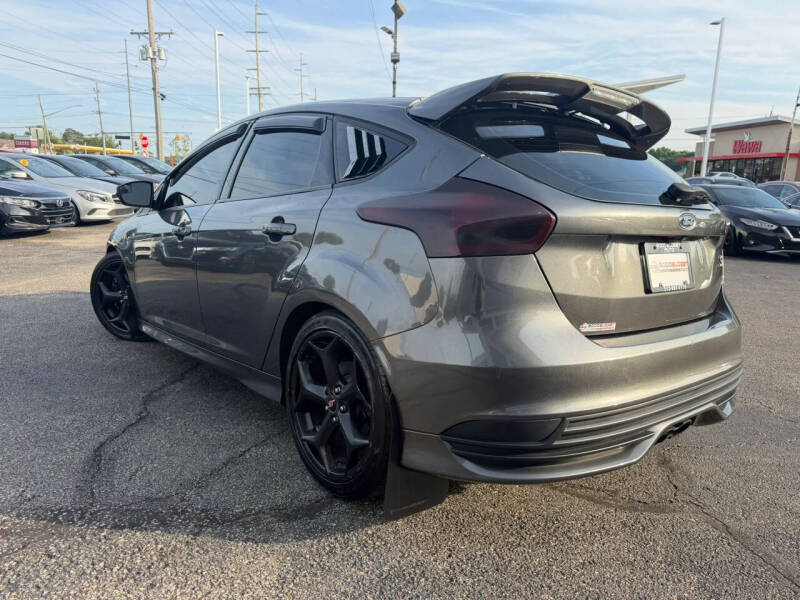 2018 Ford Focus ST