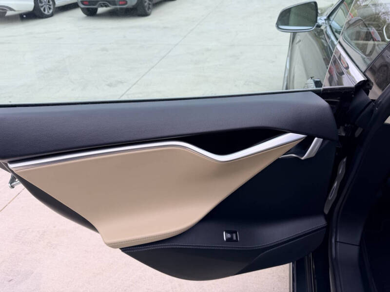 2013 Tesla Model S Performance