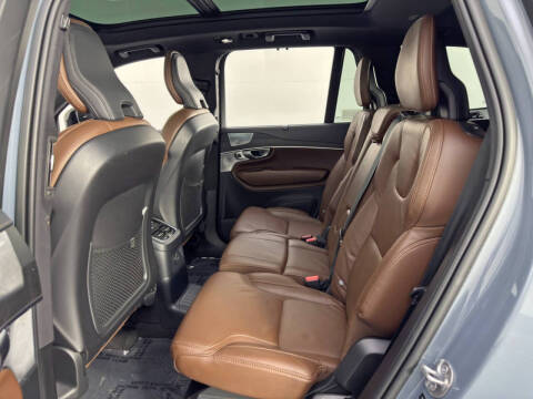 2023 Volvo XC90 Recharge T8 Ultimate Dark Theme