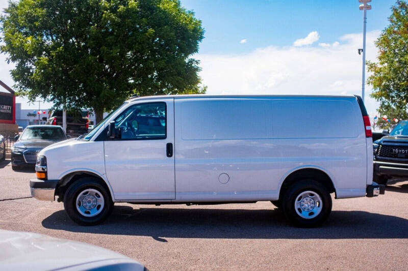 2022 Chevrolet Express 2500