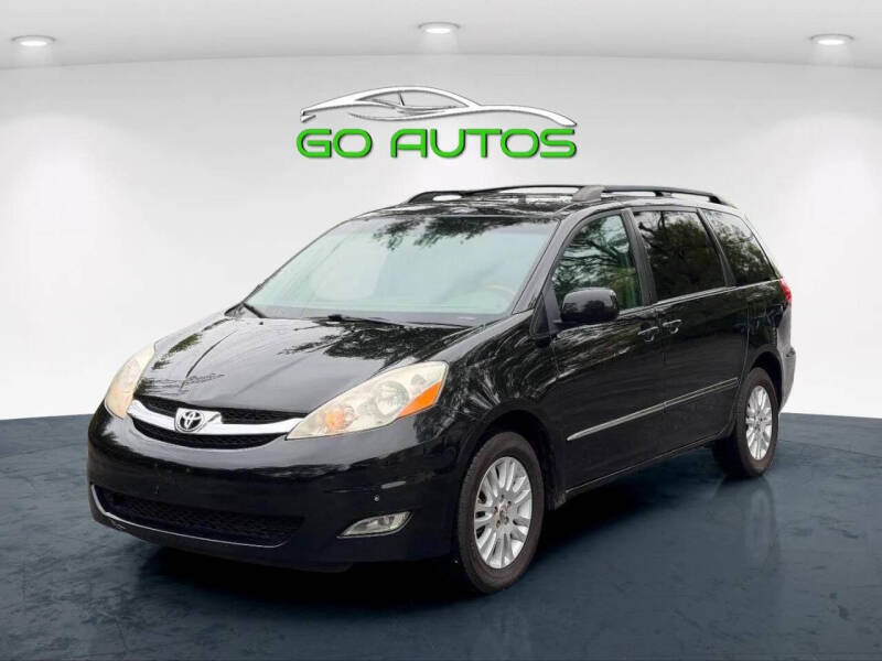 2008 Toyota Sienna XLE's photo