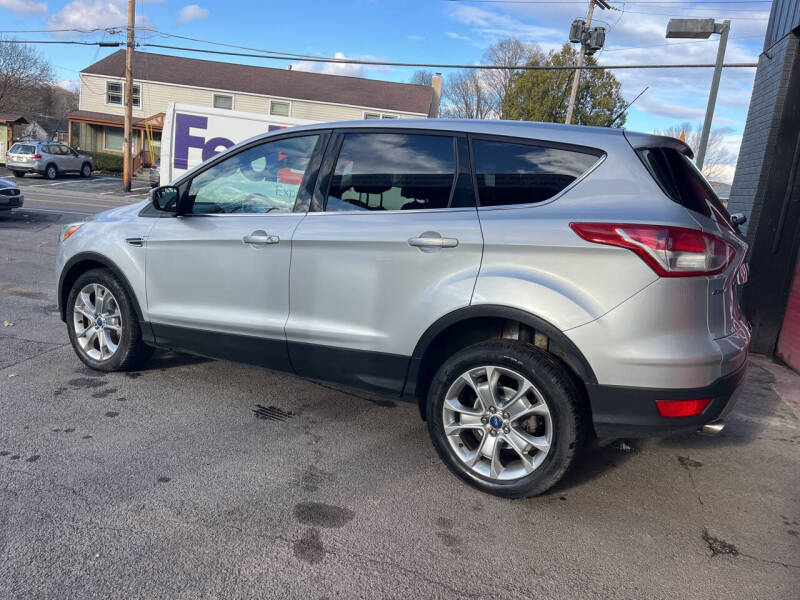 2013 Ford Escape SEL photo 2