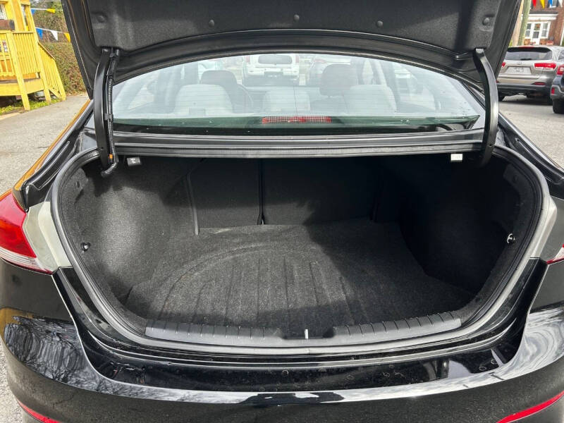 2017 Hyundai Elantra SE