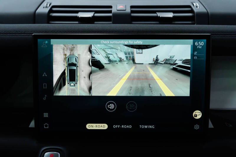 2023 Land Rover Defender 130 SE