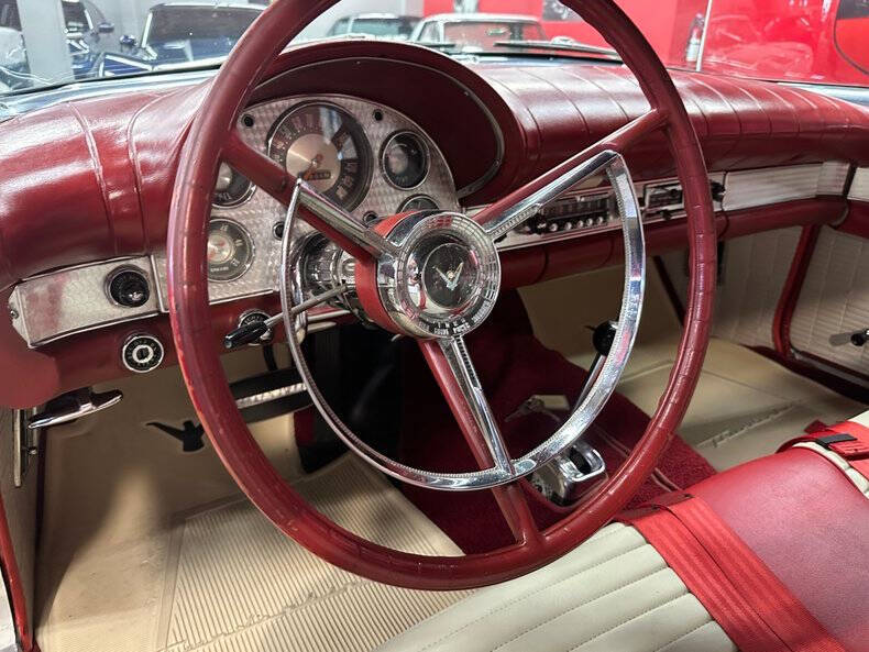 1957 Ford Thunderbird