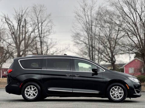 2020 Chrysler Pacifica Touring L